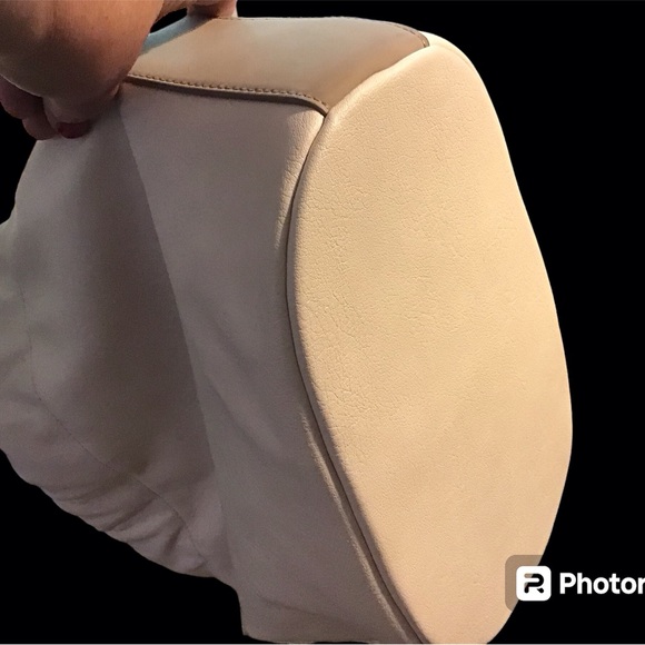 Universal Threads Bucket Bag NWOT White & Taupe Faux Leather - Picture 4 of 11